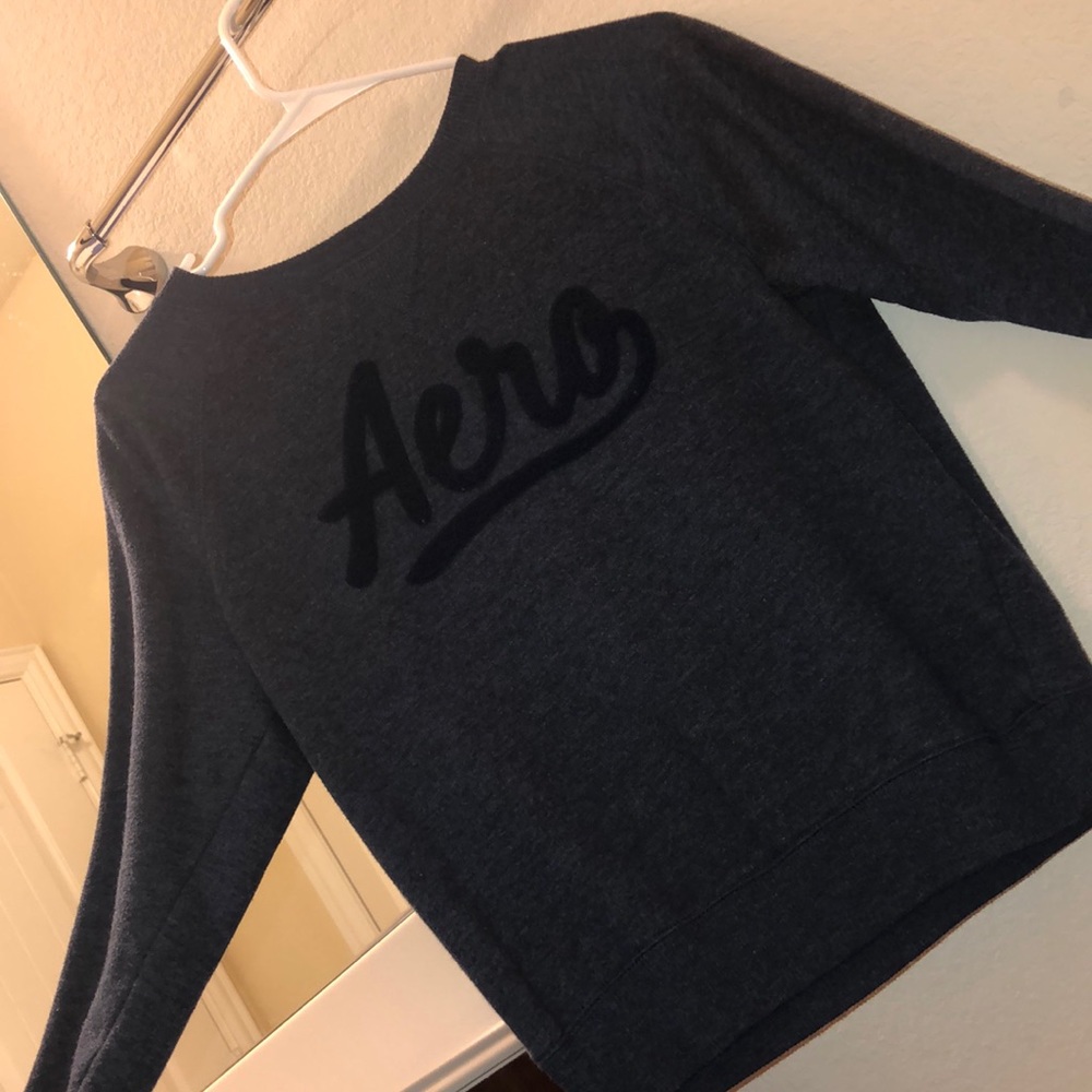 A Aeropostale’s sweatshirt